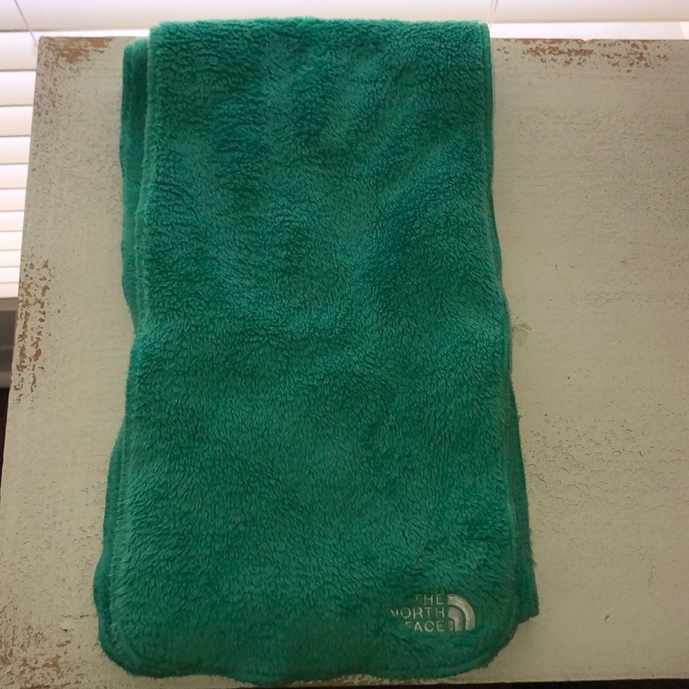 North face scarf